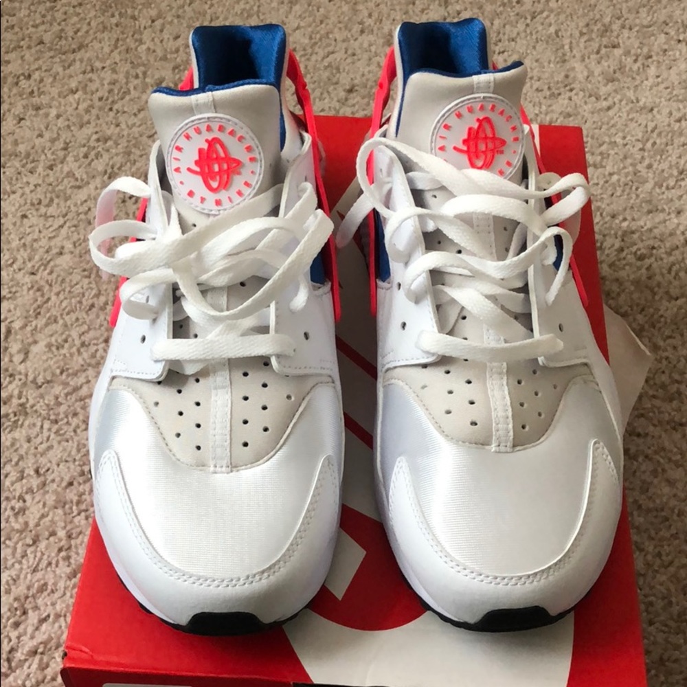 Men’s Nike huaraches. Brand new! Never worn